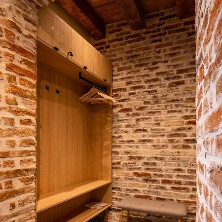 Onlviv Rynok Square 18/2