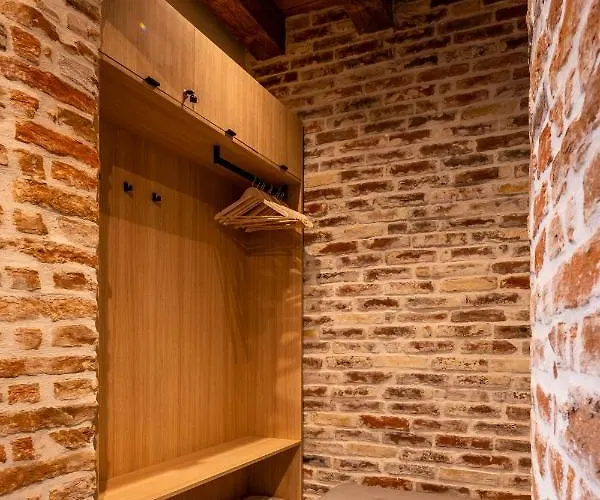 Onlviv Rynok Square 18/2